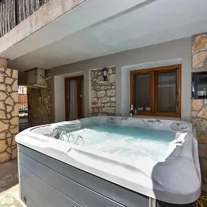  Ferienhaus Loro With Jacuzzi