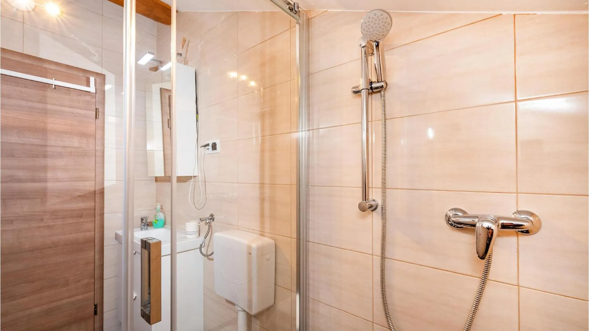Beautiful Home In Posedarje With Wifi Holiday home